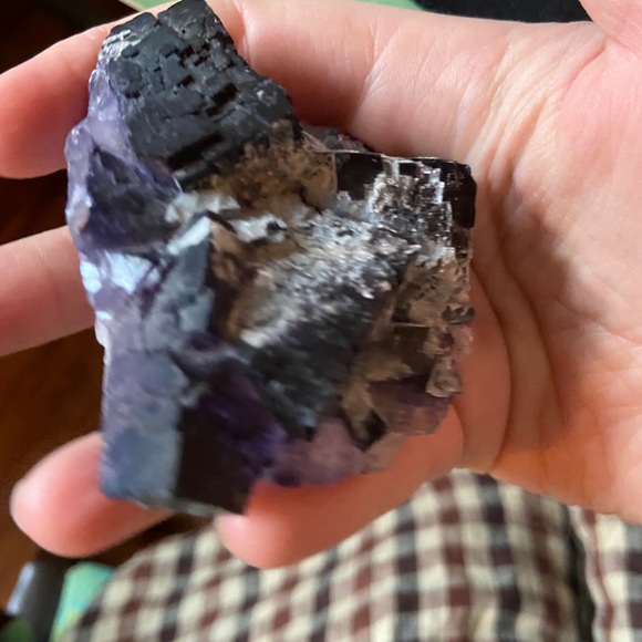 Purple fluorite crystal - Picture 3 of 4
